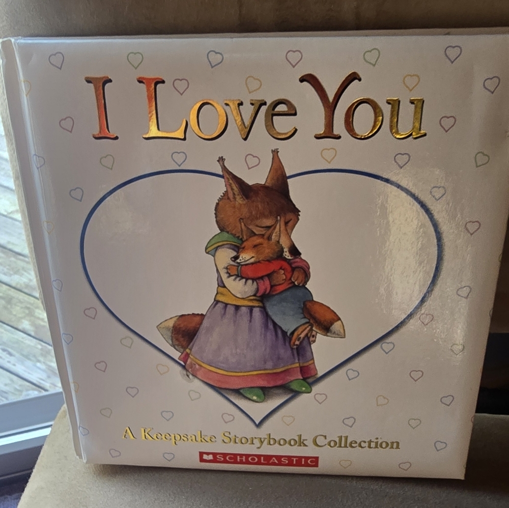 Scholastic I Love You Keepsake Storybook - White with Gold Foil